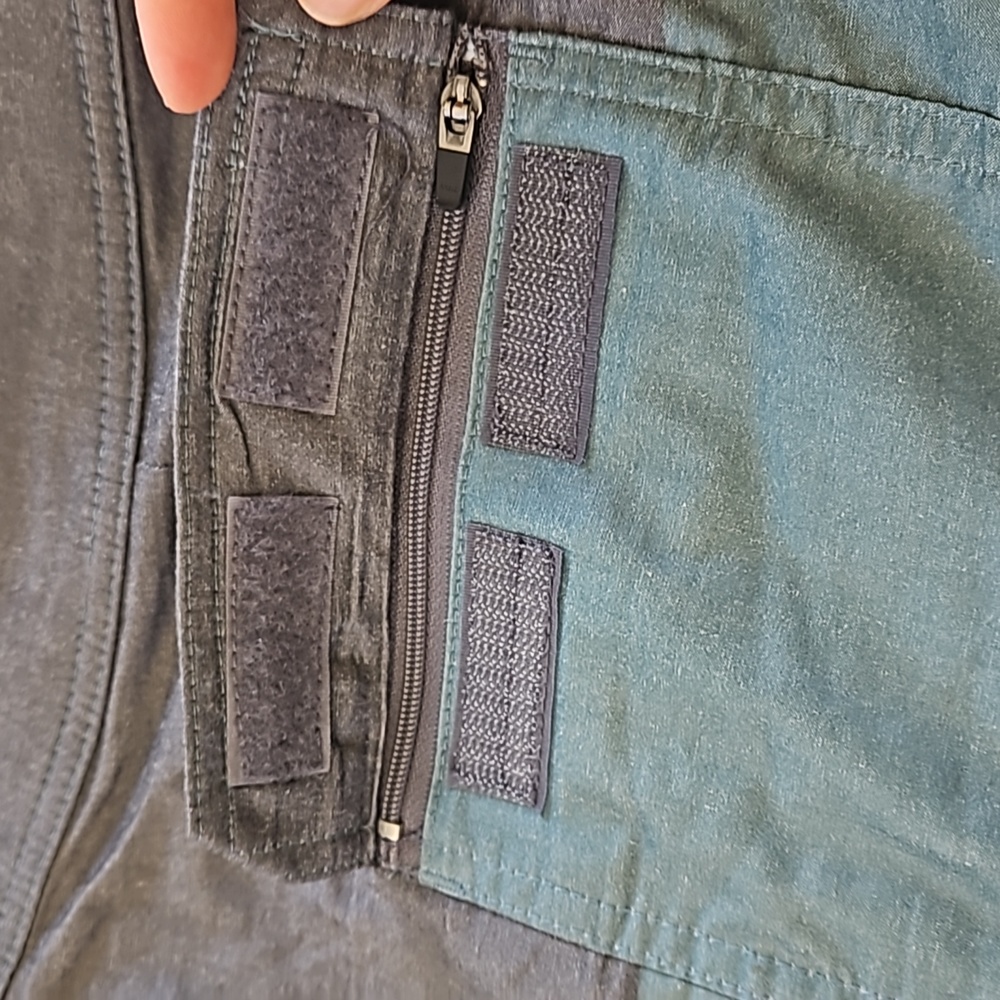 RVCA - Picture 8 of 10